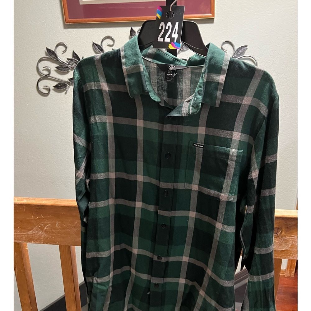 NWT VolCom Green Plaid Men's Medium Button Down shirt  #224